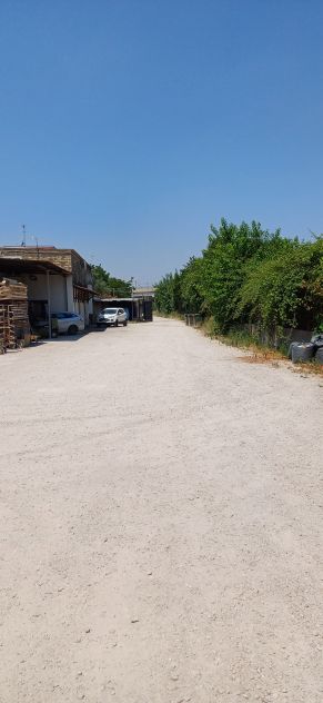 locale commerciale in affitto a Brusciano