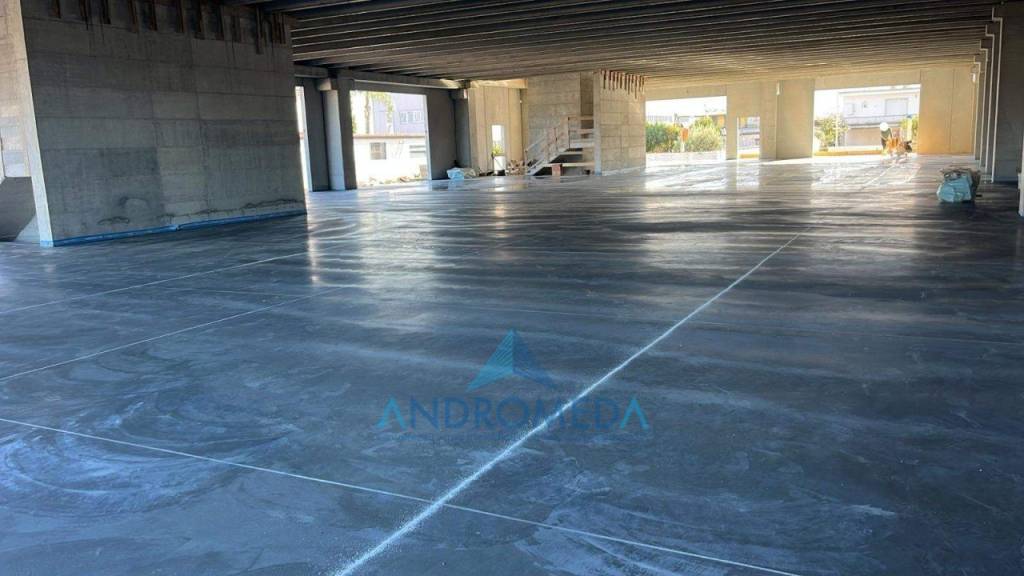 locale commerciale in affitto a Brusciano