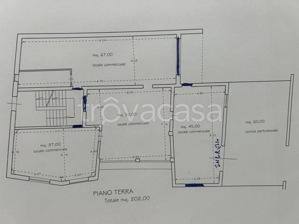 negozio in affitto a Brusciano