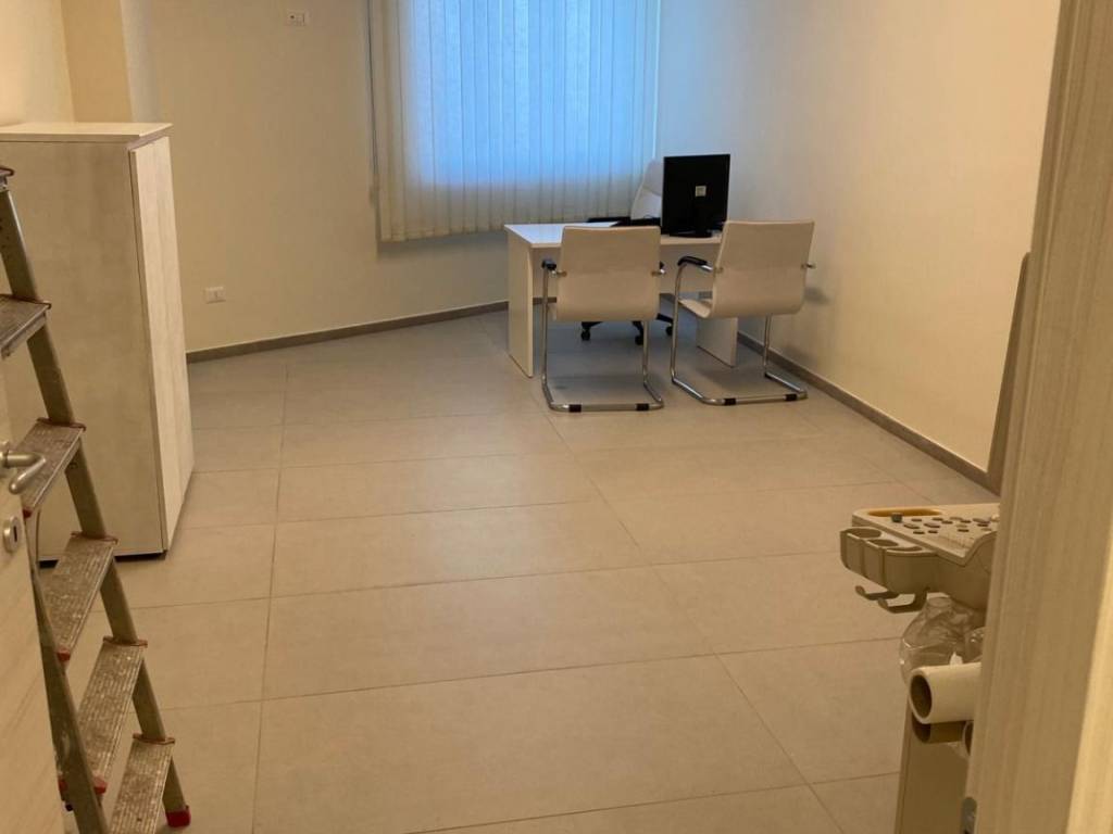 intera palazzina in affitto a Brusciano