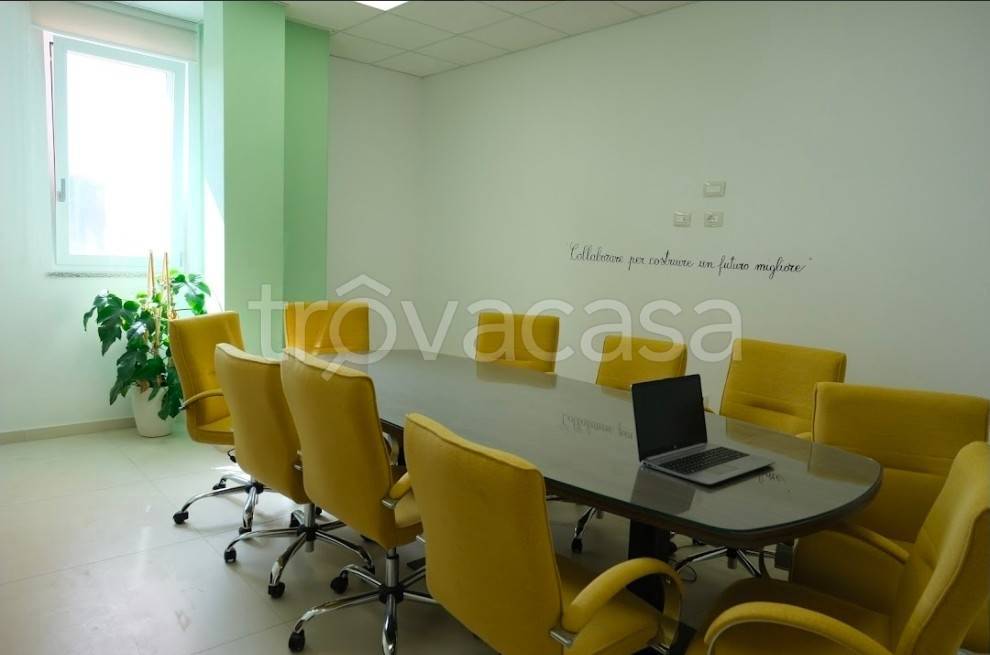 ufficio in affitto a Brusciano