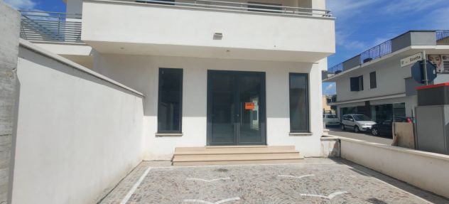 locale commerciale in affitto a Caivano
