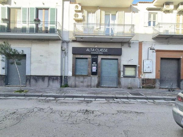 negozio in affitto a Caivano