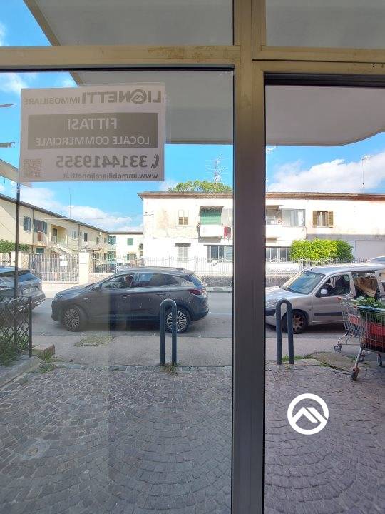 negozio in affitto a Caivano