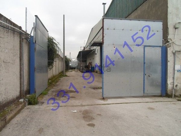 capannone in affitto a Caivano