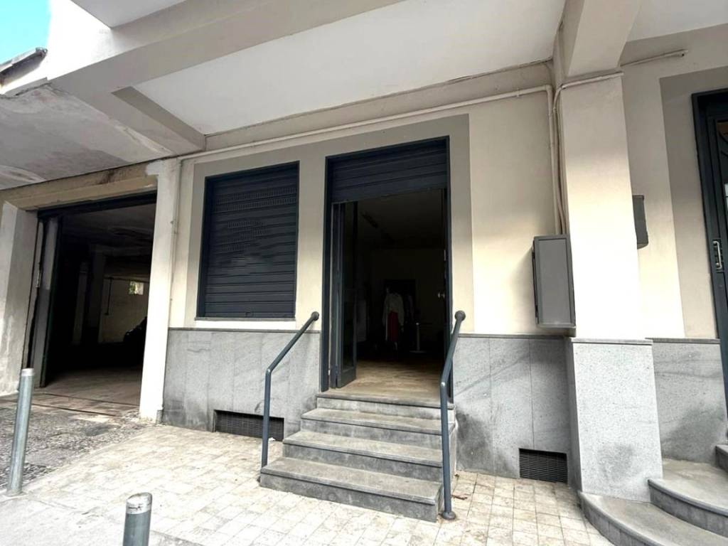 negozio in affitto a Caivano