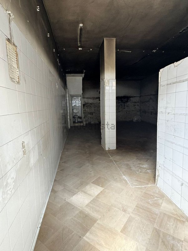 locale commerciale in affitto a Caivano