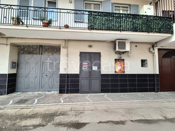 negozio in affitto a Caivano