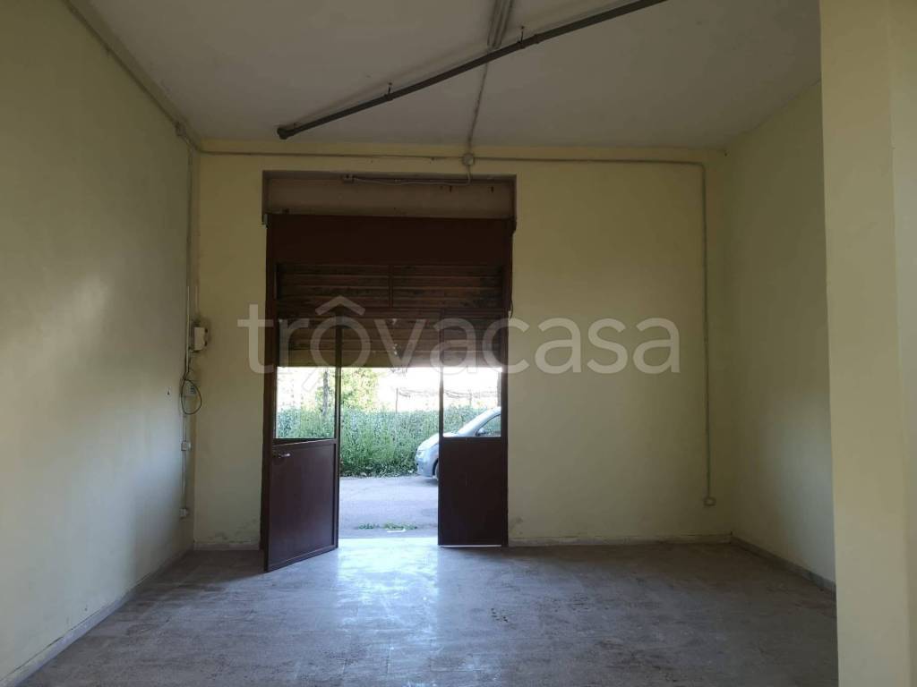 locale commerciale in affitto a Calvizzano in zona San Pietro
