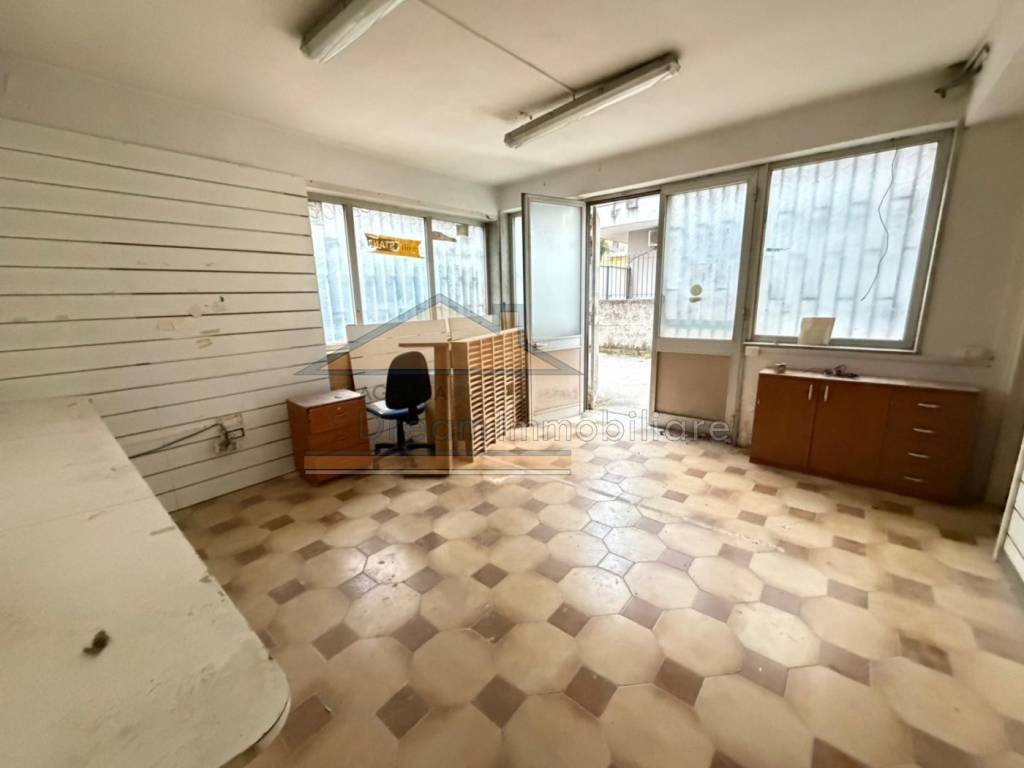 locale commerciale in affitto a Calvizzano