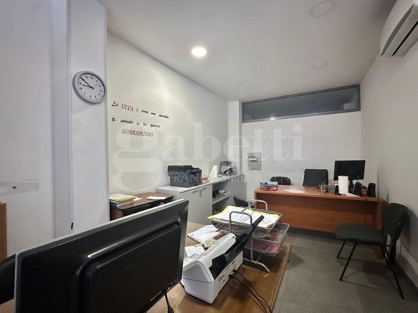 negozio in affitto a Calvizzano