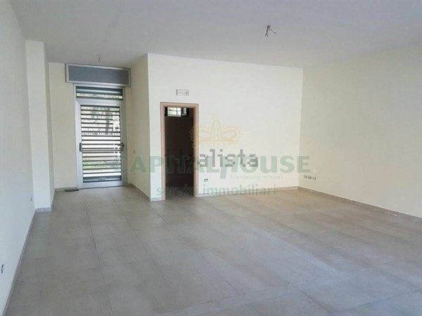 locale commerciale in affitto a Camposano