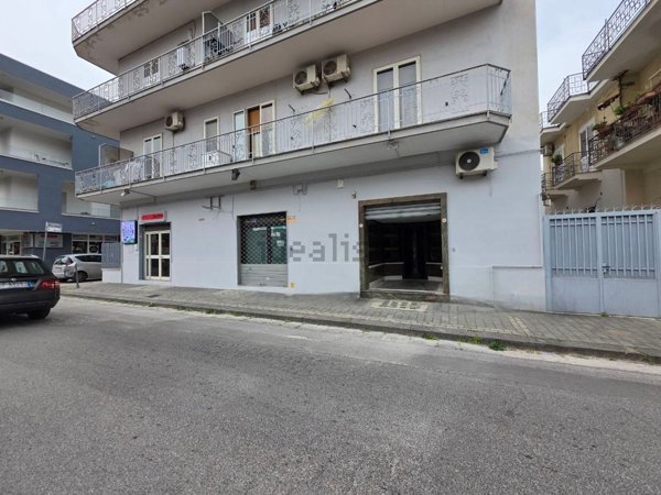 locale commerciale in affitto a Camposano