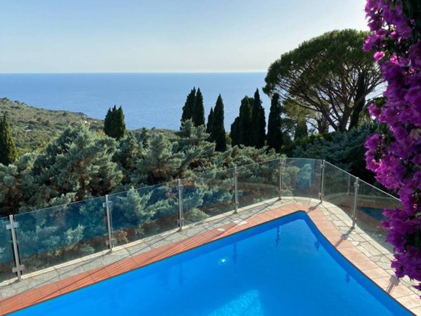 casa indipendente in affitto a Capri