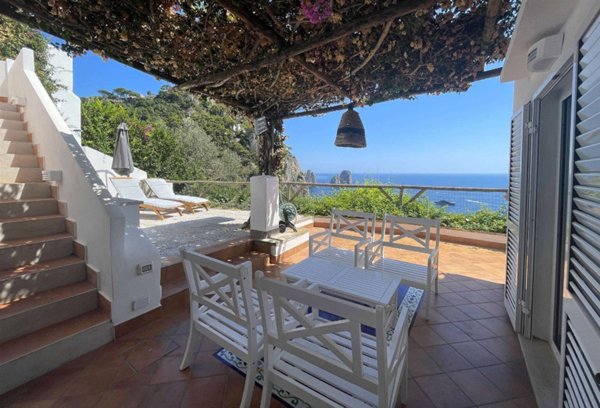 appartamento in affitto a Capri in zona Marina Piccola