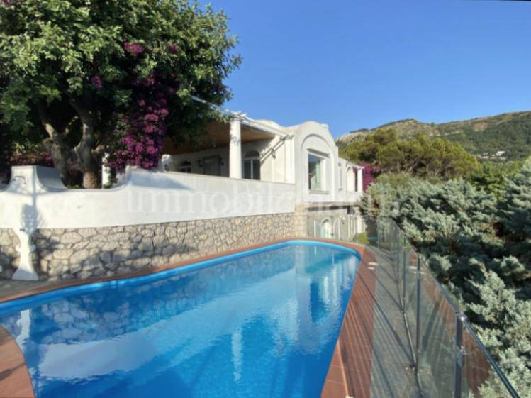 casa indipendente in affitto a Capri