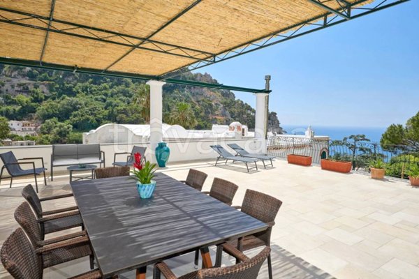 appartamento in affitto a Capri in zona Marina Piccola