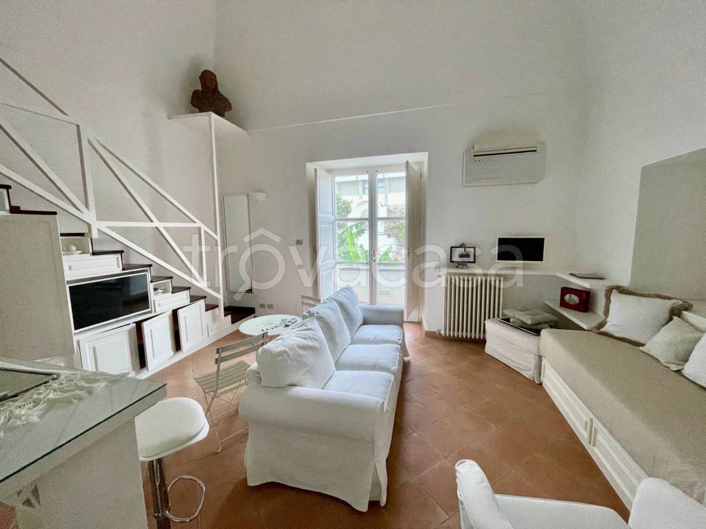 appartamento in affitto a Capri in zona Marina Grande