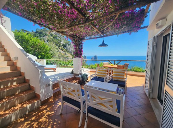 appartamento in affitto a Capri in zona Marina Piccola