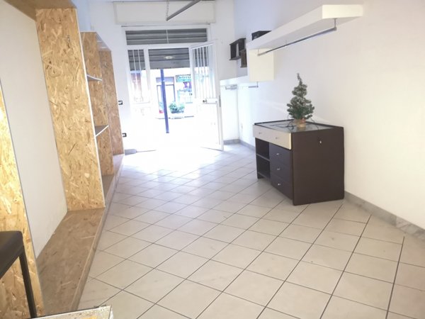 locale commerciale in affitto a Cardito