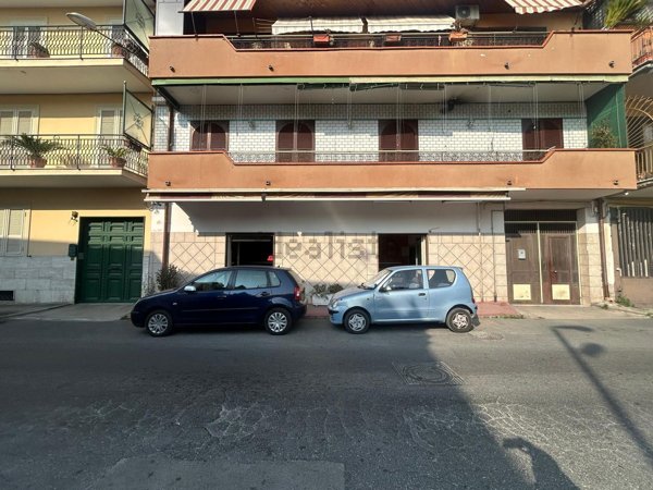 locale commerciale in affitto a Cardito