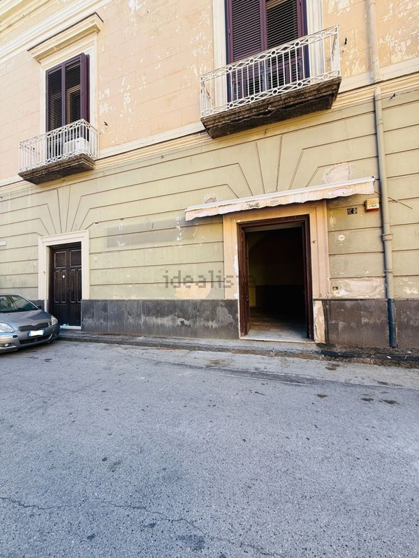 locale commerciale in affitto a Cardito