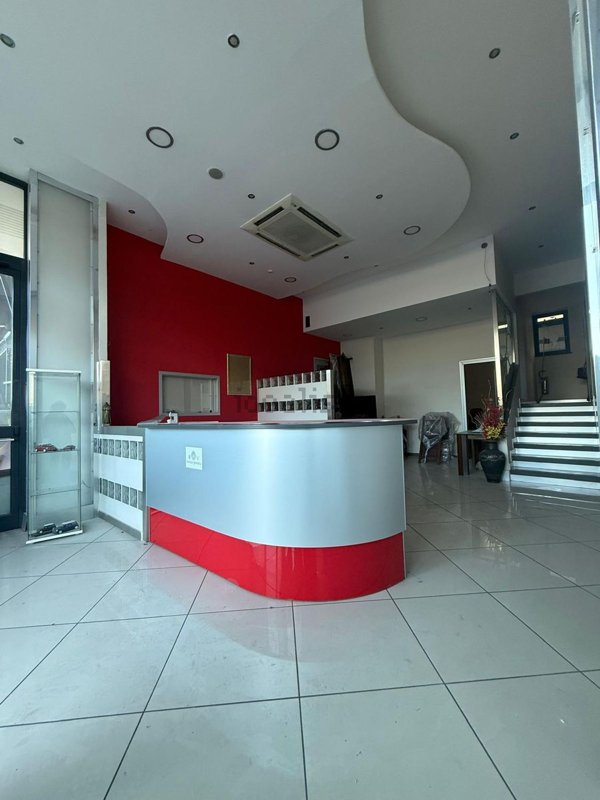 locale commerciale in affitto a Cardito