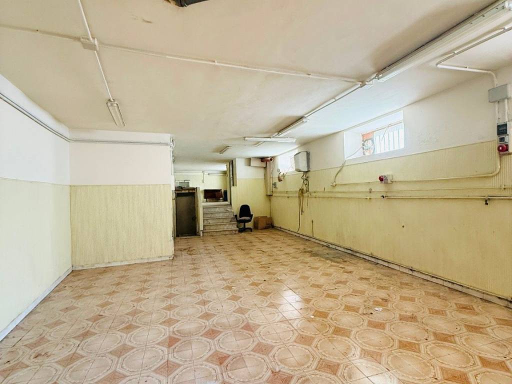 locale commerciale in affitto a Cardito