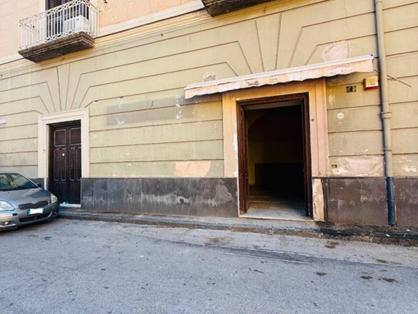 negozio in affitto a Cardito