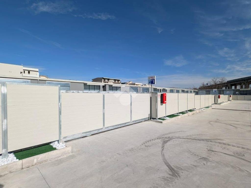 locale commerciale in affitto a Cardito in zona Carditello