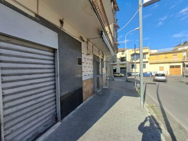 locale commerciale in affitto a Cardito