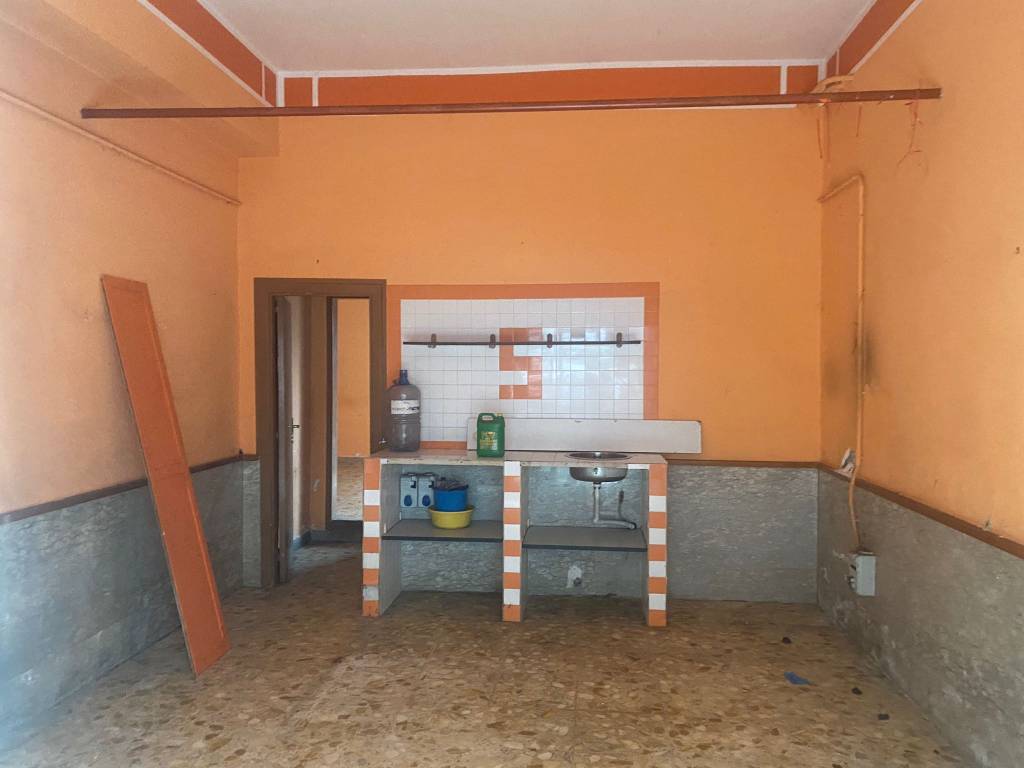 negozio in affitto a Casalnuovo di Napoli