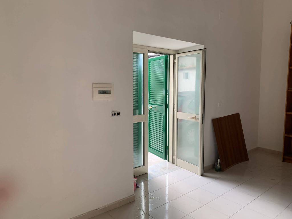 negozio in affitto a Casalnuovo di Napoli