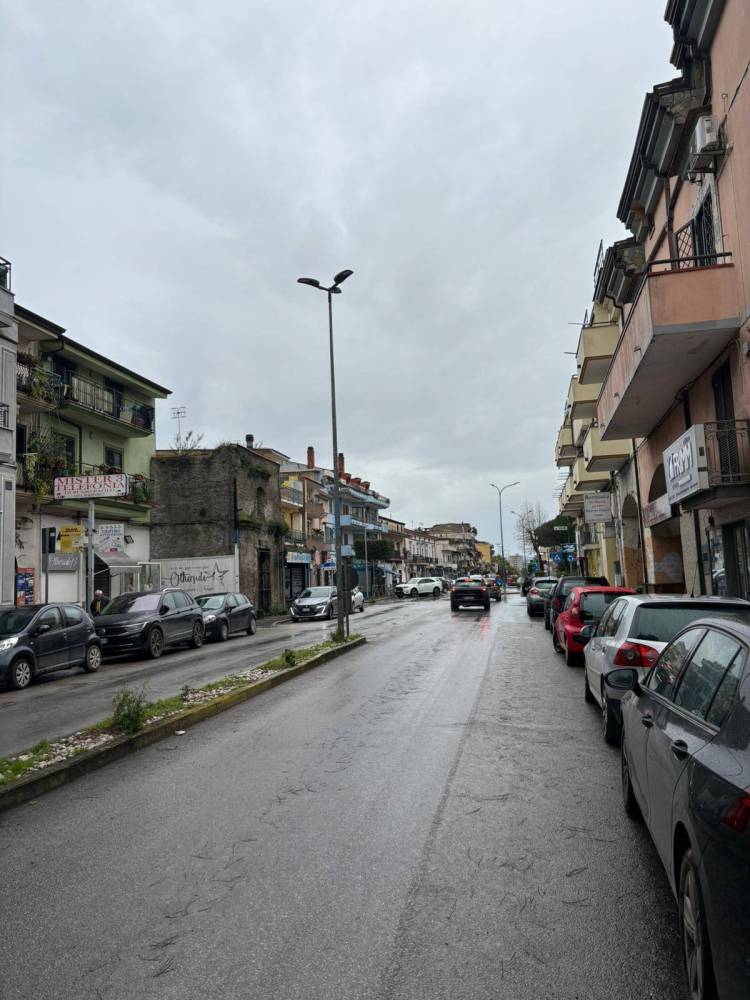 locale commerciale in affitto a Casalnuovo di Napoli in zona Tavernanova