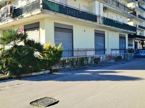negozio in affitto a Casalnuovo di Napoli