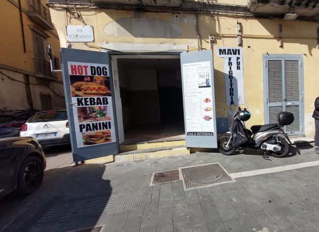 locale commerciale in affitto a Casalnuovo di Napoli