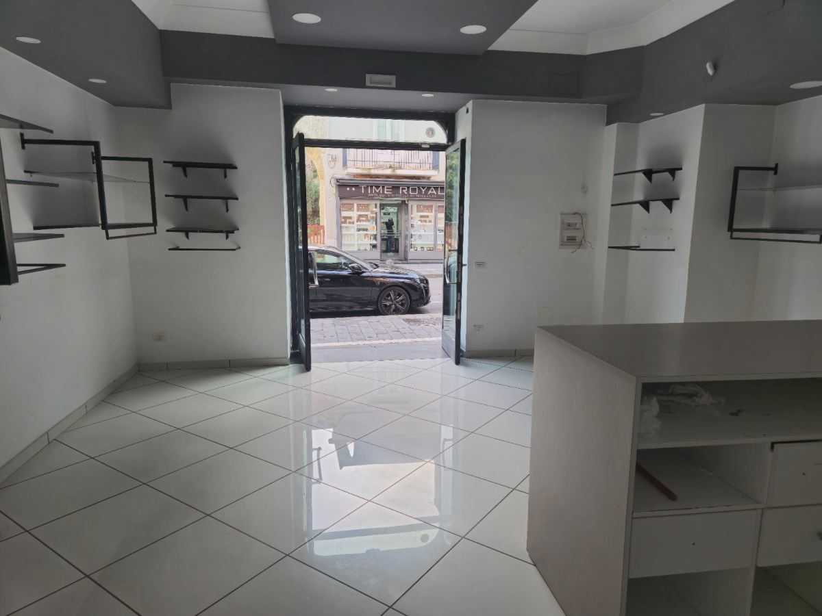 locale commerciale in affitto a Casalnuovo di Napoli