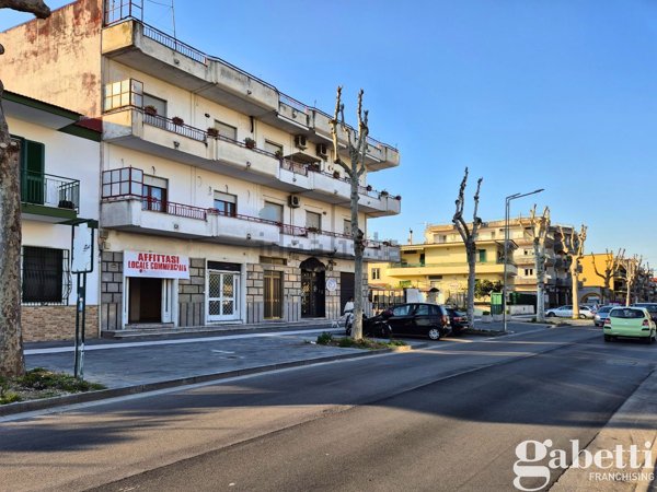 locale commerciale in affitto a Casalnuovo di Napoli