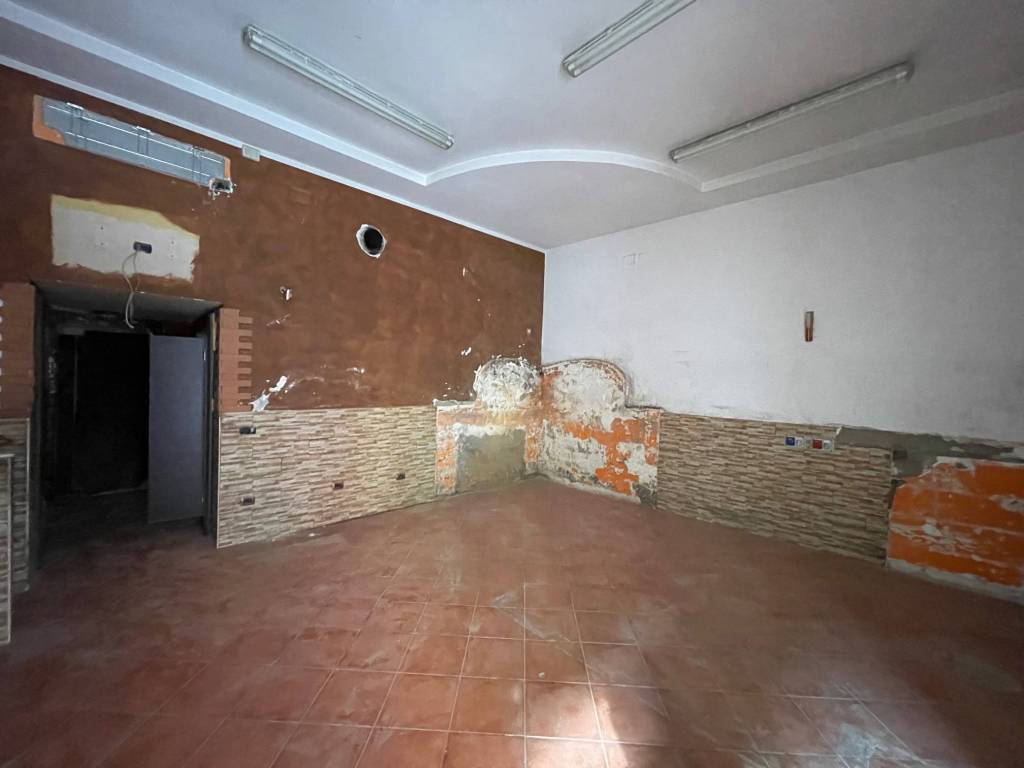 negozio in affitto a Casalnuovo di Napoli