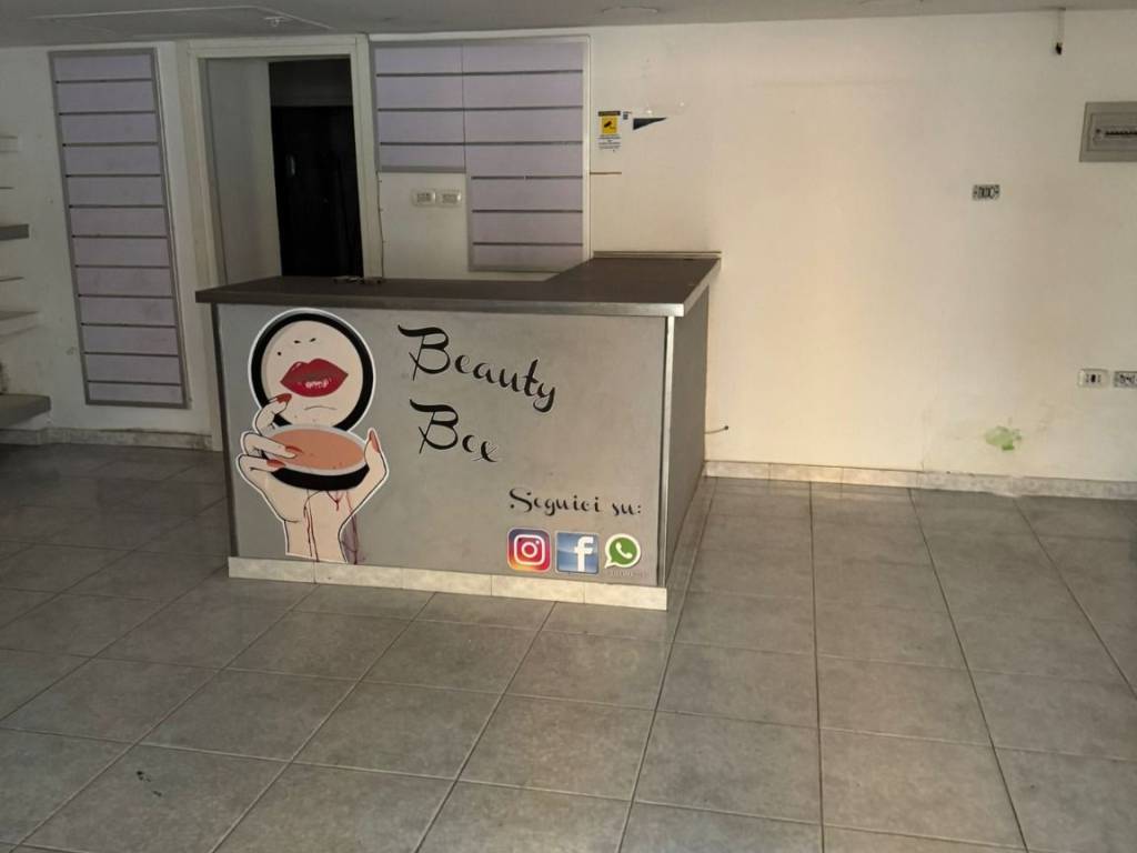 negozio in affitto a Casalnuovo di Napoli