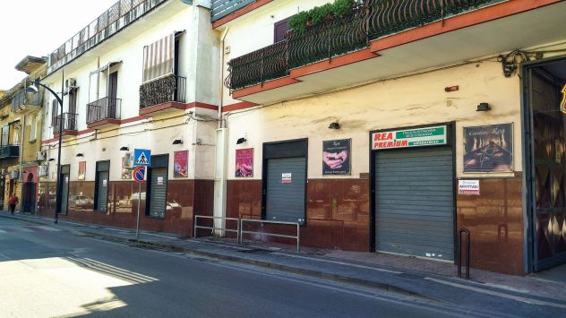 locale commerciale in affitto a Casalnuovo di Napoli