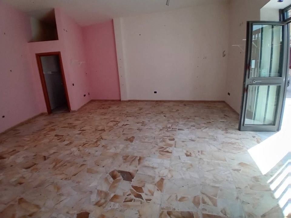 negozio in affitto a Casalnuovo di Napoli