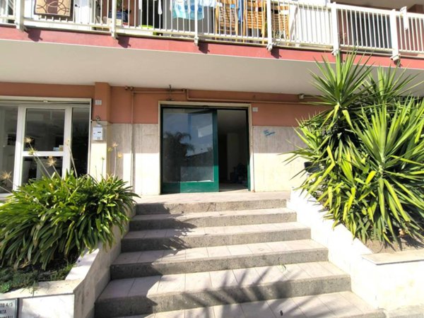 negozio in affitto a Casalnuovo di Napoli