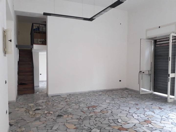 negozio in affitto a Casalnuovo di Napoli