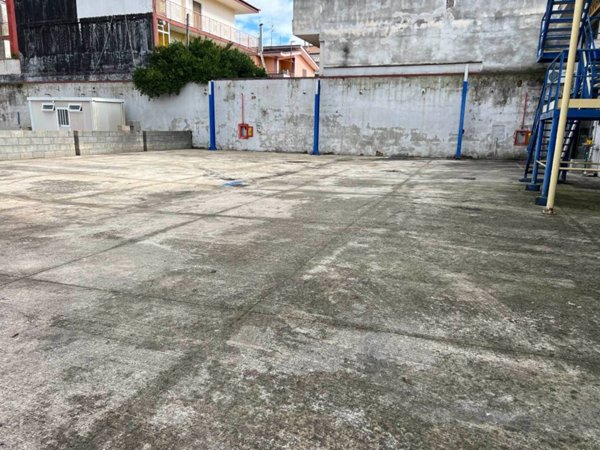 locale commerciale in affitto a Casalnuovo di Napoli in zona Tavernanova