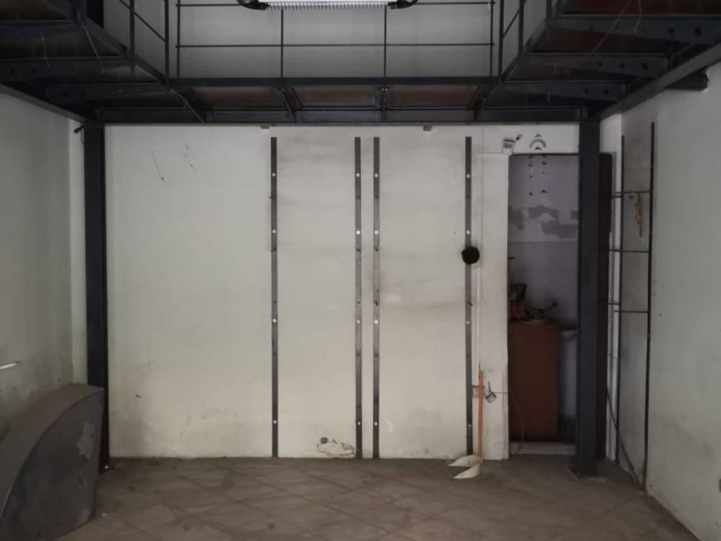 negozio in affitto a Casalnuovo di Napoli