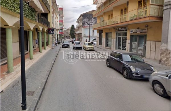 locale commerciale in affitto a Casalnuovo di Napoli