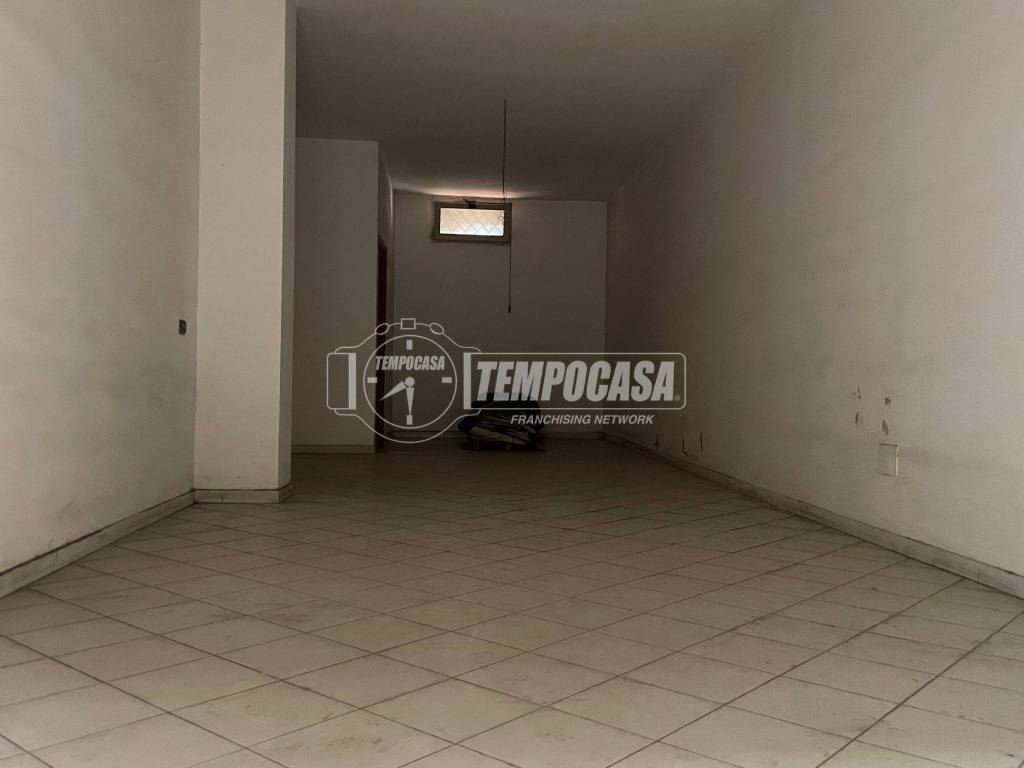 negozio in affitto a Casalnuovo di Napoli