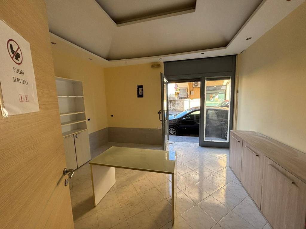 negozio in affitto a Casalnuovo di Napoli