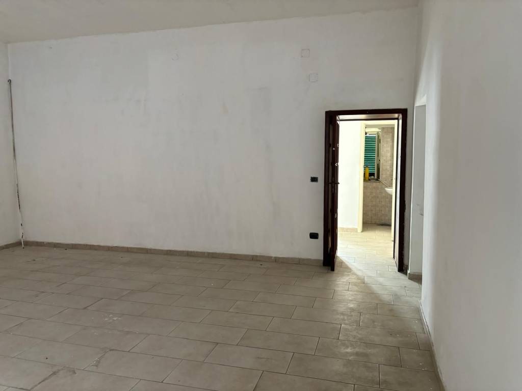 negozio in affitto a Casalnuovo di Napoli